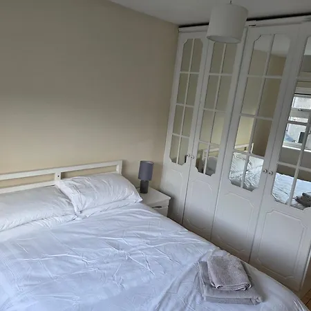 Eagle Valley , Wilton 4br Extended Near Cuh & Ucc *