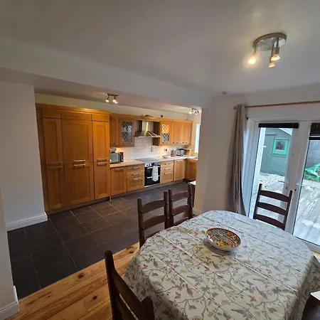 Eagle Valley , Wilton 4br Extended Near Cuh & Ucc Prázdninový dům