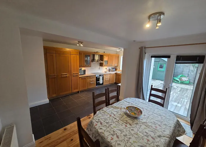 Eagle Valley , Wilton 4br Extended Near Cuh & Ucc 펜션